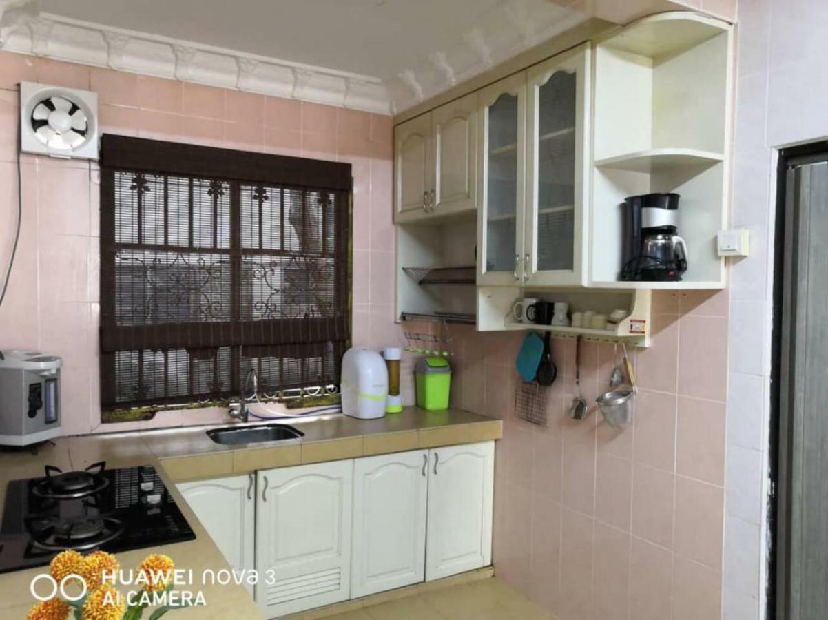 Ibu Home-To-Stay باسير غونداغ المظهر الخارجي الصورة