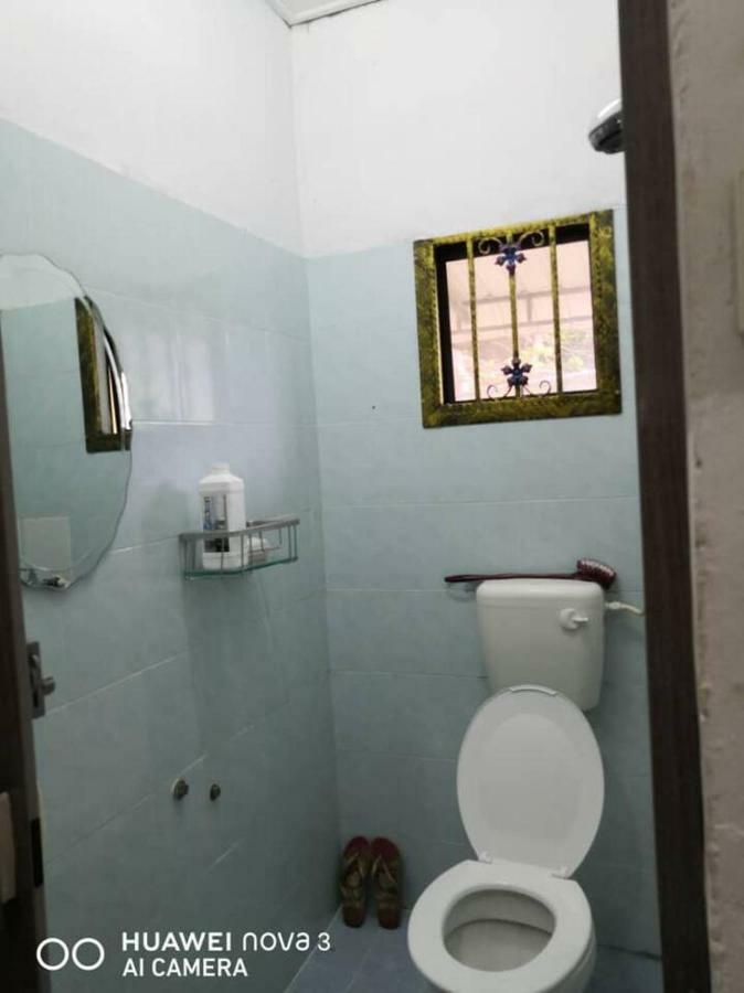 Ibu Home-To-Stay باسير غونداغ المظهر الخارجي الصورة