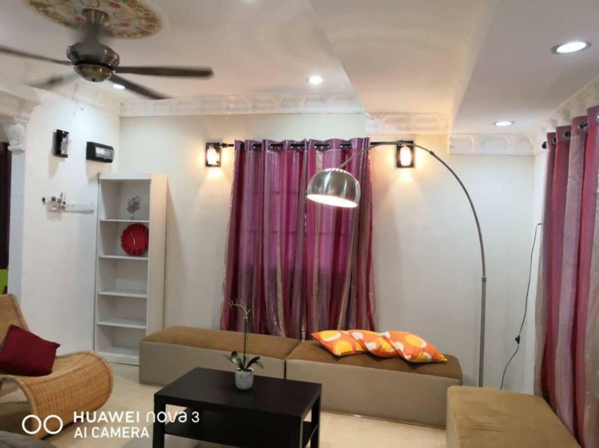 Ibu Home-To-Stay باسير غونداغ المظهر الخارجي الصورة